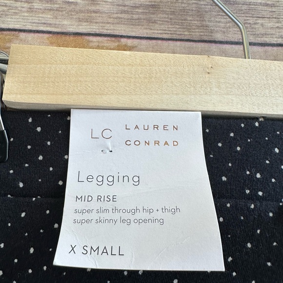 LC Lauren Conrad Leggings Women’s Size XS Black Dot Print Mid-Rise NWT - Picture 4 of 4